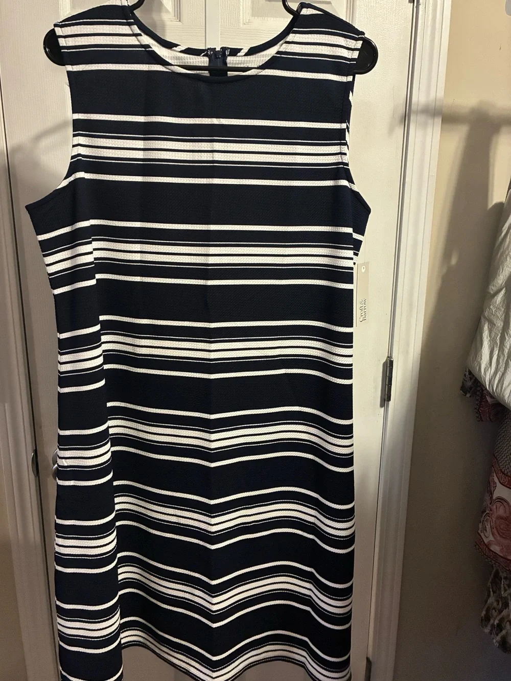 N/A sleek sleeveless